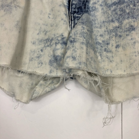 Vintage Guess Bleached Raw Hem Shorts Sz 26 - Picture 3 of 7